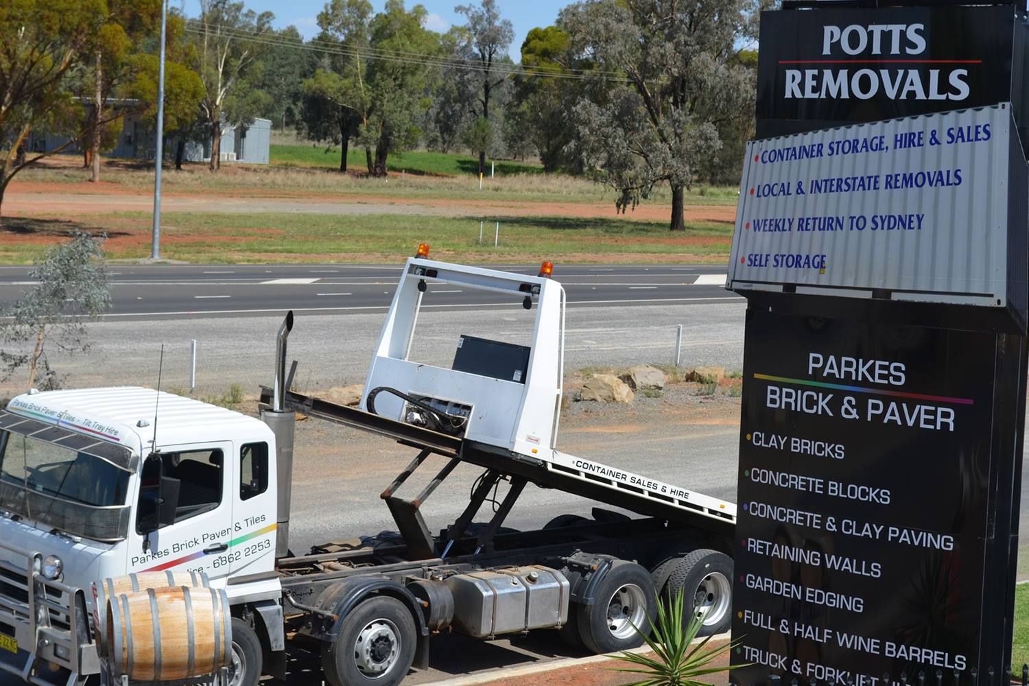 Forklift & Tilt Tray Hire