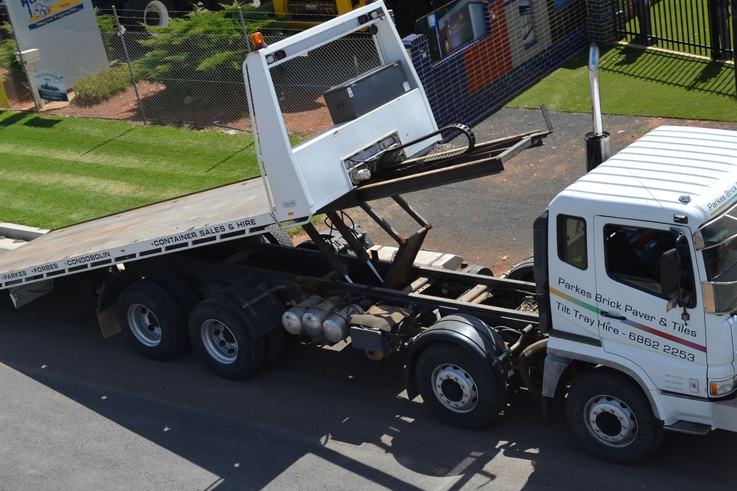 Forklift & Tilt Tray Hire